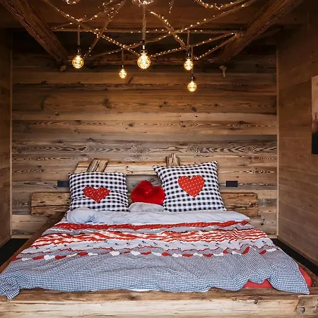 Romantikchalet Fuchsbau Mit Eigenen Wellnessbereich, Komfort Und Viel Ruhe In Der