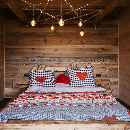 Romantikchalet Fuchsbau Mit Eigenen Wellnessbereich, Komfort Und Viel Ruhe In Der Vorra
